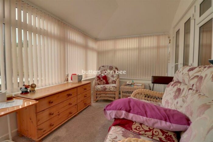 2 Bedroom Bungalow To Rent In Singleton Ave, Crewe, CW1