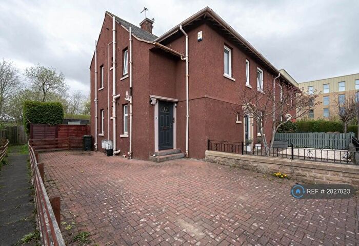 3 Bedroom Flat To Rent In Chesser Grove, Edinburgh, EH14