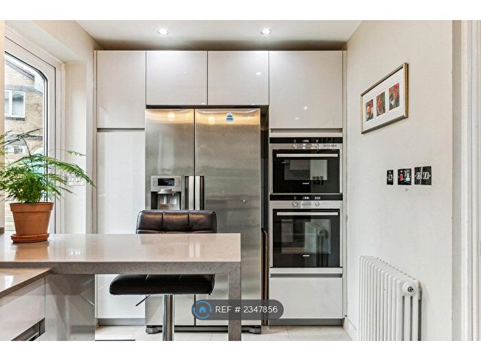 3 Bedroom Terraced House To Rent In Cookham Crescent, London, SE16