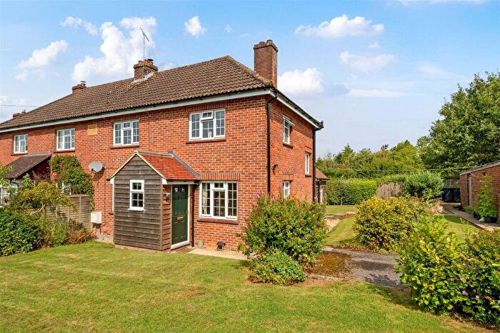 3 Bedroom Semi-Detached House For Sale In Foyle Hill, Shaftesbury, SP7