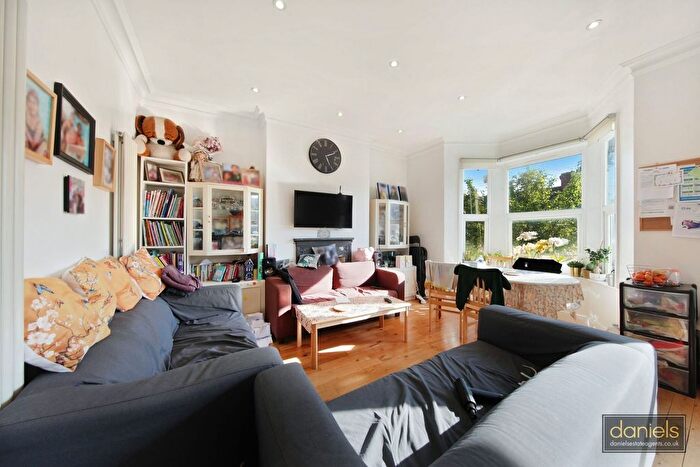 2 Bedroom Flat For Sale In Wendover Road, Harlesden, London, NW10