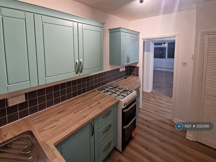 2 Bedroom Flat To Rent In Belmont Road, Erith, DA8