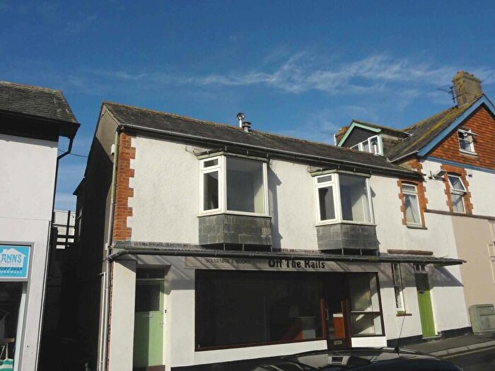 2 Bedroom Flat To Rent In Queen Street, Bude, EX23