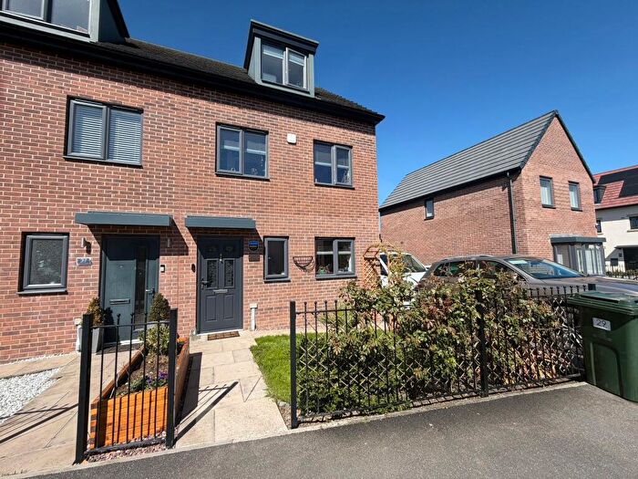 3 Bedroom Semi-Detached House For Sale In School Street, Thurnscoe, Rotherham, S63