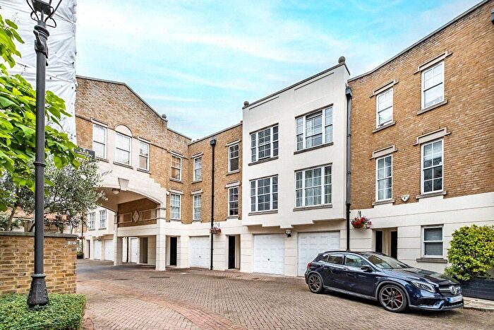 3 Bedroom Detached House To Rent In Balvaird Place, London, SW1V