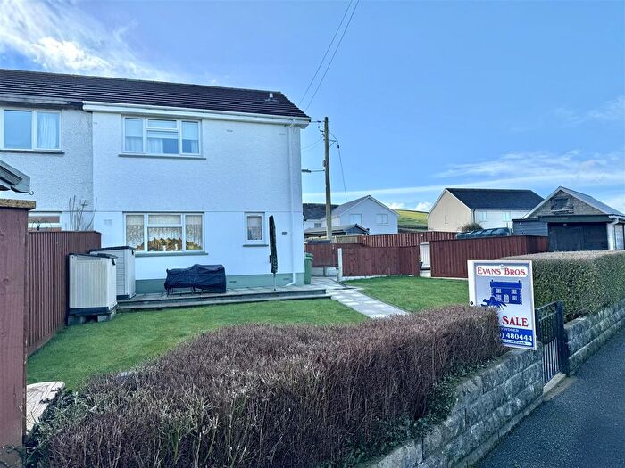 2 Bedroom Property For Sale In Bro Rhydybont, Rhydybont, Llanybydder, SA40