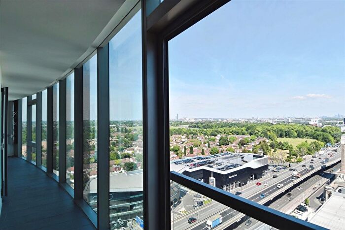 2 Bedroom Property To Rent In Ealing Road, Brentford, TW8