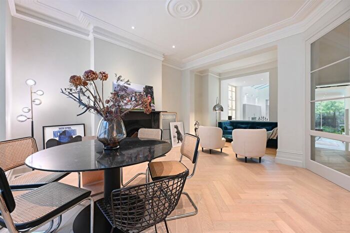 2 Bedroom Property To Rent In Melrose Gardens, Brook Green, London, W6