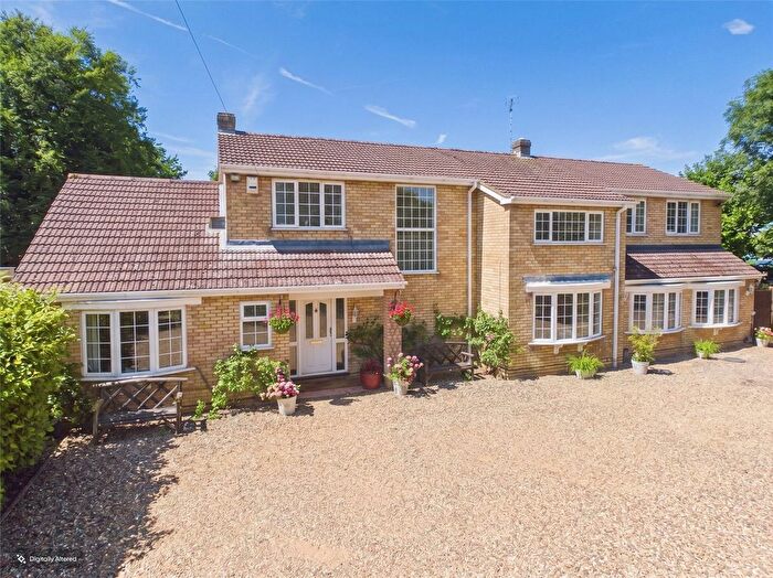 6 Bedroom Detached House For Sale In Moorfield Road, Duxford, Cambridgeshire, CB22