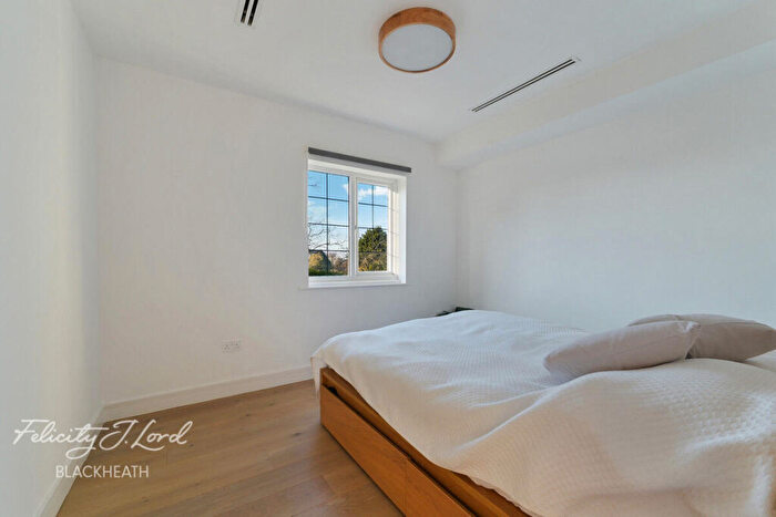 3 Bedroom Detached House For Sale In Eaglesfield Road, London, SE18