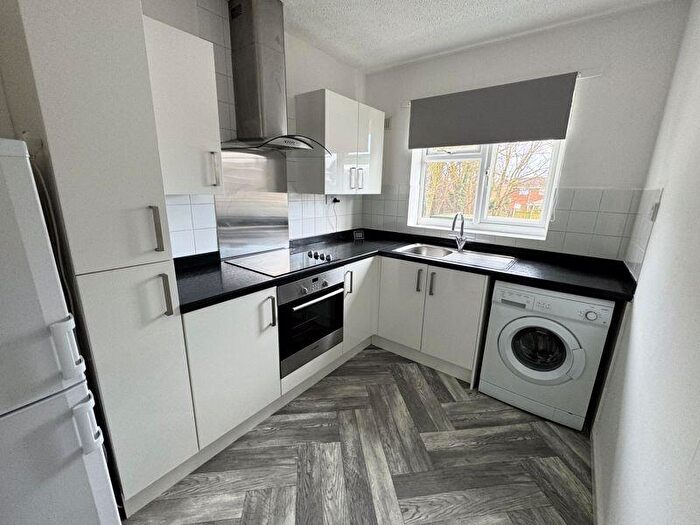 1 Bedroom Flat To Rent In Ravenscroft, Holmes Chapel, CW4