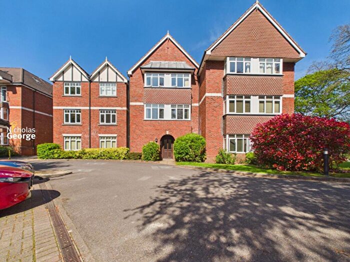 2 Bedroom Flat For Sale In Wake Green Road, Moseley, Birmingham, B13