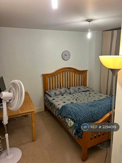 1 Bedroom Flat To Rent In Phoenix Heights East, London, E14