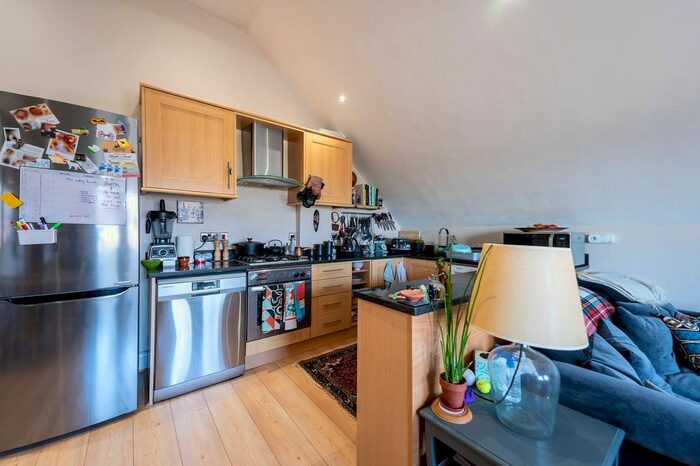 1 Bedroom Flat To Rent In Harold Road, Crystal Palace, London, SE19