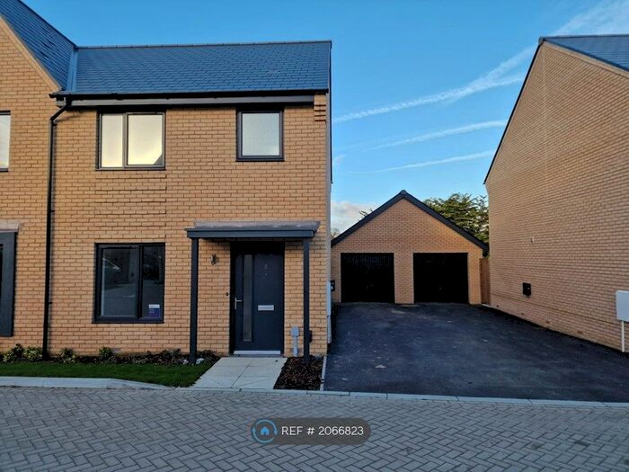 3 Bedroom Semi-Detached House To Rent In Moggridge Close, Folkestone, CT20