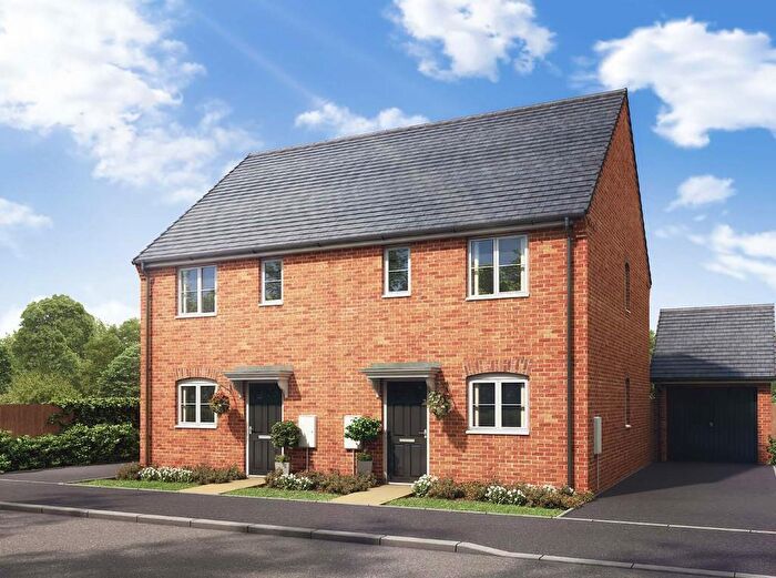 3 Bedroom Semi-Detached House For Sale In Fen Road, Holbeach, PE12