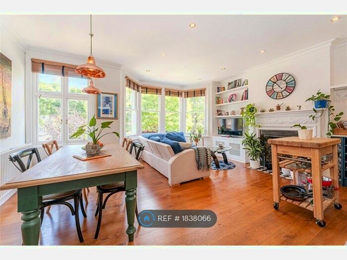 3 Bedroom Maisonette To Rent In Saint Helens Gardens, London, W10