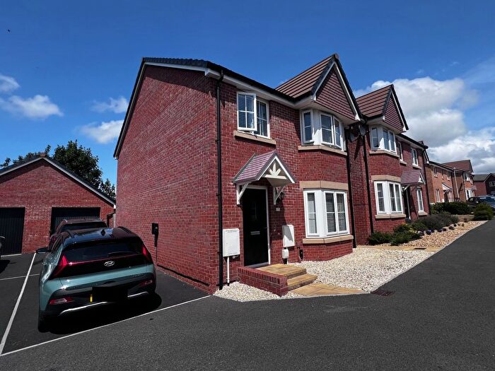 4 Bedroom Detached House For Sale In Railway Road, Rhoose, CF62
