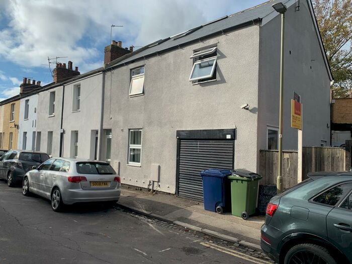 6 Bedroom End Of Terrace House To Rent In Off Cowley Road, Hmo Ready Sharers, OX4