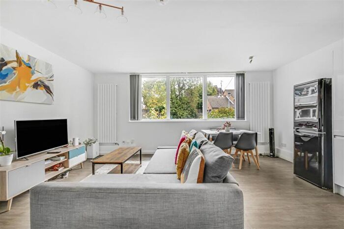2 Bedroom Flat For Sale In Priory Road, NW6