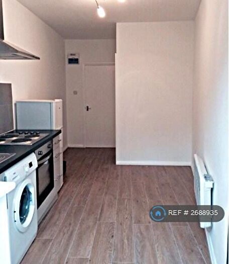 Studio To Rent In Cranbrook Road, Ilford, IG2