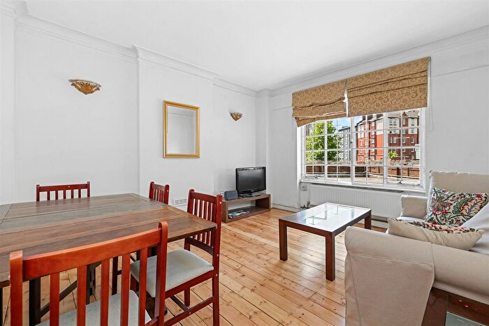 1 Bedroom Flat For Sale In Park Road, London, NW1