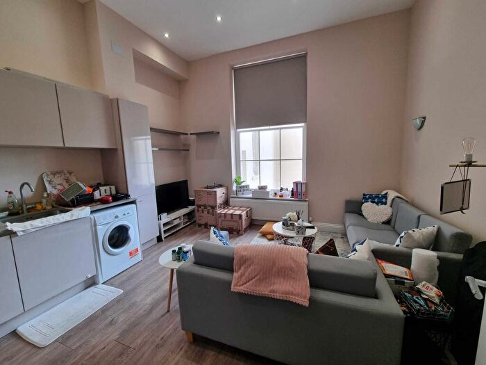 1 Bedroom Flat To Rent In Dudley Mansions, Lansdowne Place, Hove, BN3
