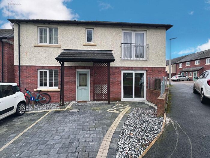 2 Bedroom Flat For Sale In Cambridge Drive, Penrith, CA11