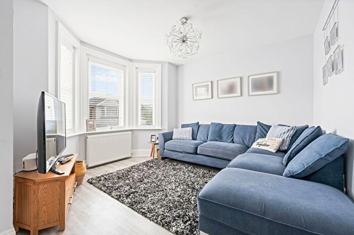 3 Bedroom Detached House For Sale In Albert Road, Poole, BH12