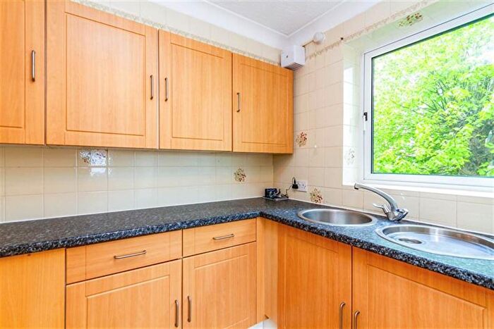 1 Bedroom Flat To Rent In Homesteyne House, Worthing, BN14