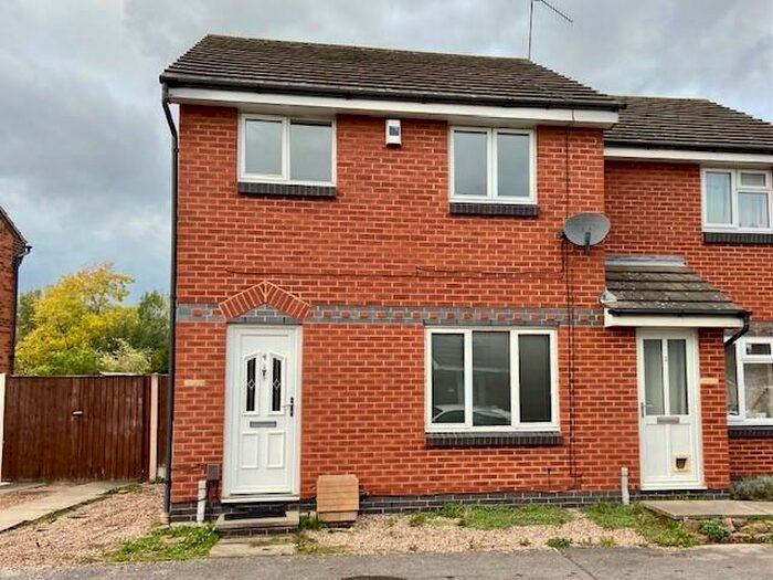 3 Bedroom House To Rent In Silver Birch Close, NG6