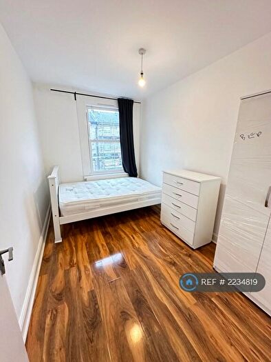 4 Bedroom Flat To Rent In Flaxman Rd, Brixton, SE5
