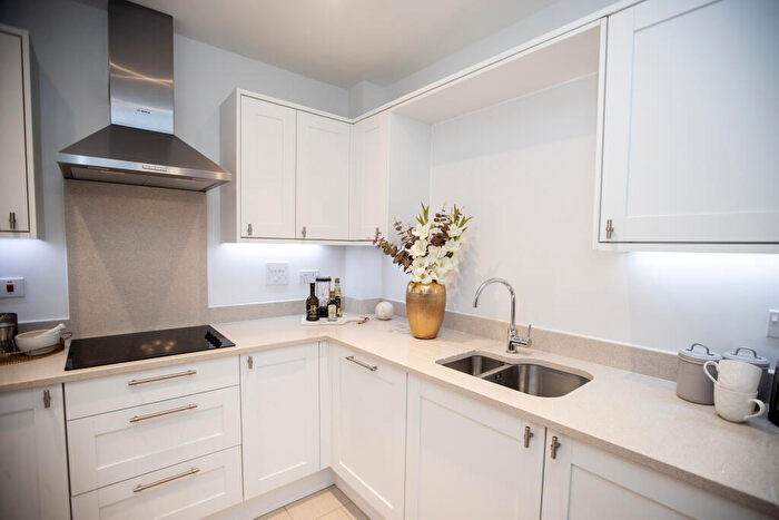 2 Bedroom Flat For Sale In High Street, Great Missenden, HP16