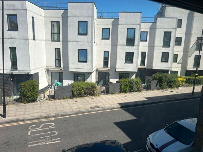 1 Bedroom Flat To Rent In Maury Road, Stamford Hill, N16