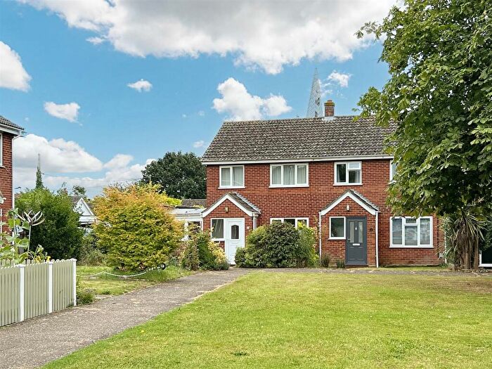 3 Bedroom Semi-Detached House For Sale In Great Ellingham, NR17