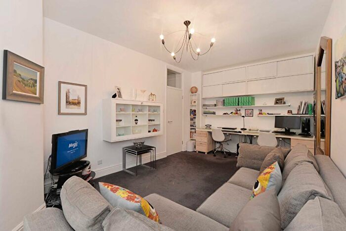 2 Bedroom Apartment To Rent In Circus Lodge, Circus Road, St Johns Wood, London, NW8