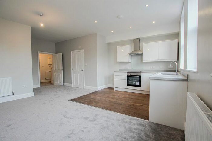 2 Bedroom Flat To Rent In Market Cross, Selby YO8