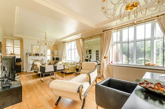 4 Bedroom Flat To Rent In Putney Hill, Putney, London, SW15
