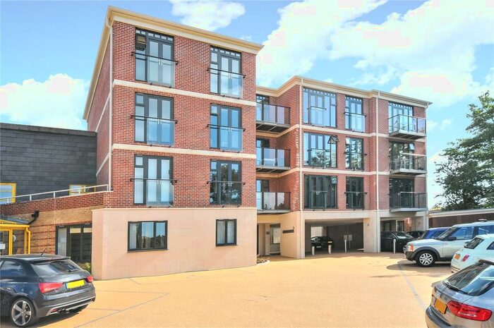 2 Bedroom Flat To Rent In Southgate Place, South Park, Sevenoaks, Kent, TN13