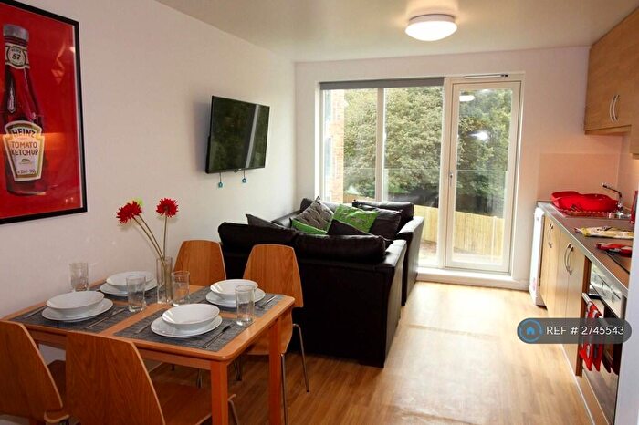 4 Bedroom Flat To Rent In Columbia Lodge, Southampton, SO16