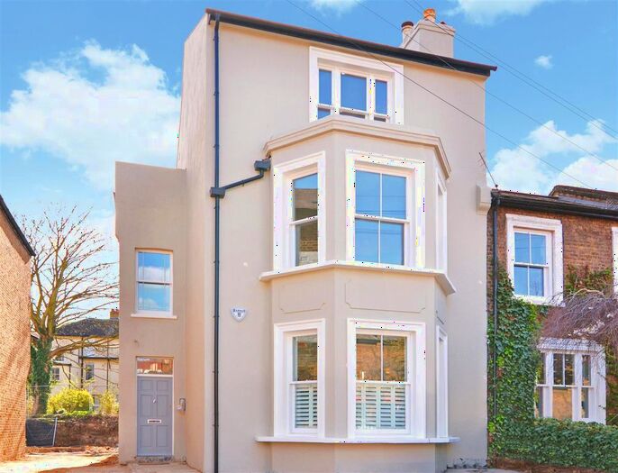 1 Bedroom Flat To Rent In Grosvenor Road, Twickenham, TW1