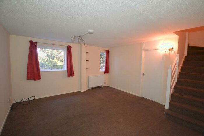 2 Bedroom Apartment To Rent In Radlett Close, Forest Gate, London, E7