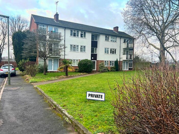 2 Bedroom Flat To Rent In Manygate Lane, Shepperton, TW17