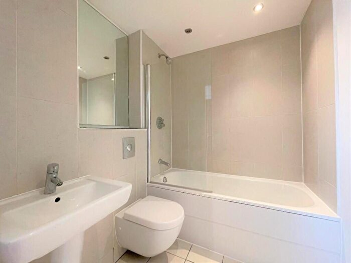 1 Bedroom Flat To Rent In Gotts Road, Leeds, LS12