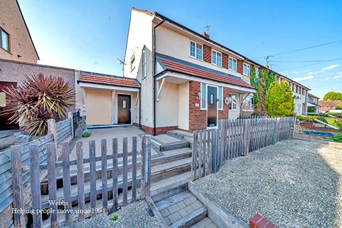 3 Bedroom End Of Terrace House For Sale In Hillside, Dudley, DY3
