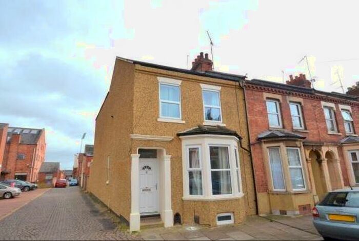 5 Bedroom Semi-Detached House To Rent In Purser Road, Northampton, NN1
