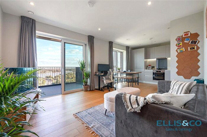 1 Bedroom Apartment To Rent In Hale Wharf, Ferry Lane, London, N17