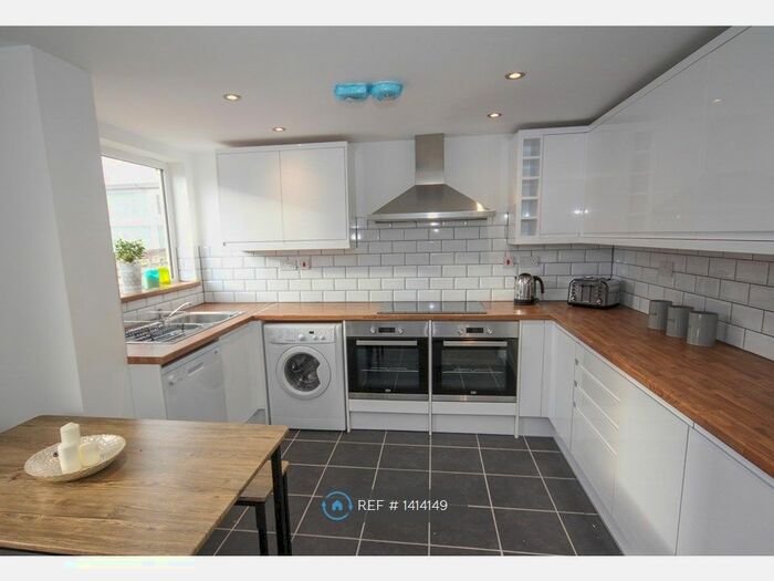 6 Bedroom Semi-Detached House To Rent In Reydon Close, Norwich, NR5