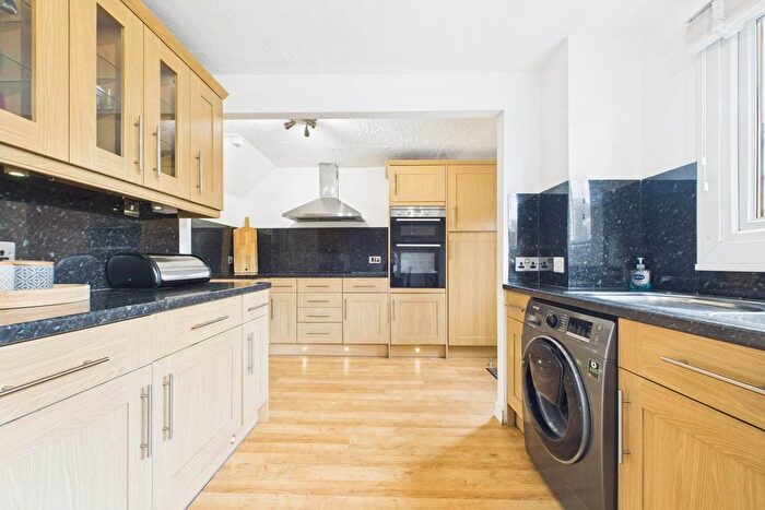 3 Bedroom Terraced House For Sale In Tiree, Glasgow, G74
