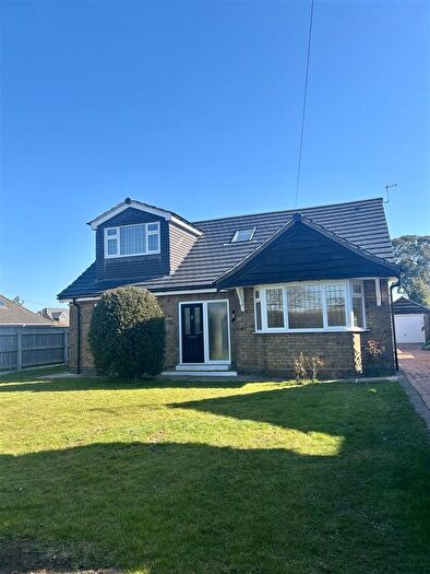 4 Bedroom Detached Bungalow To Rent In Carrington Drive, Humberston, Grimsby, DN36